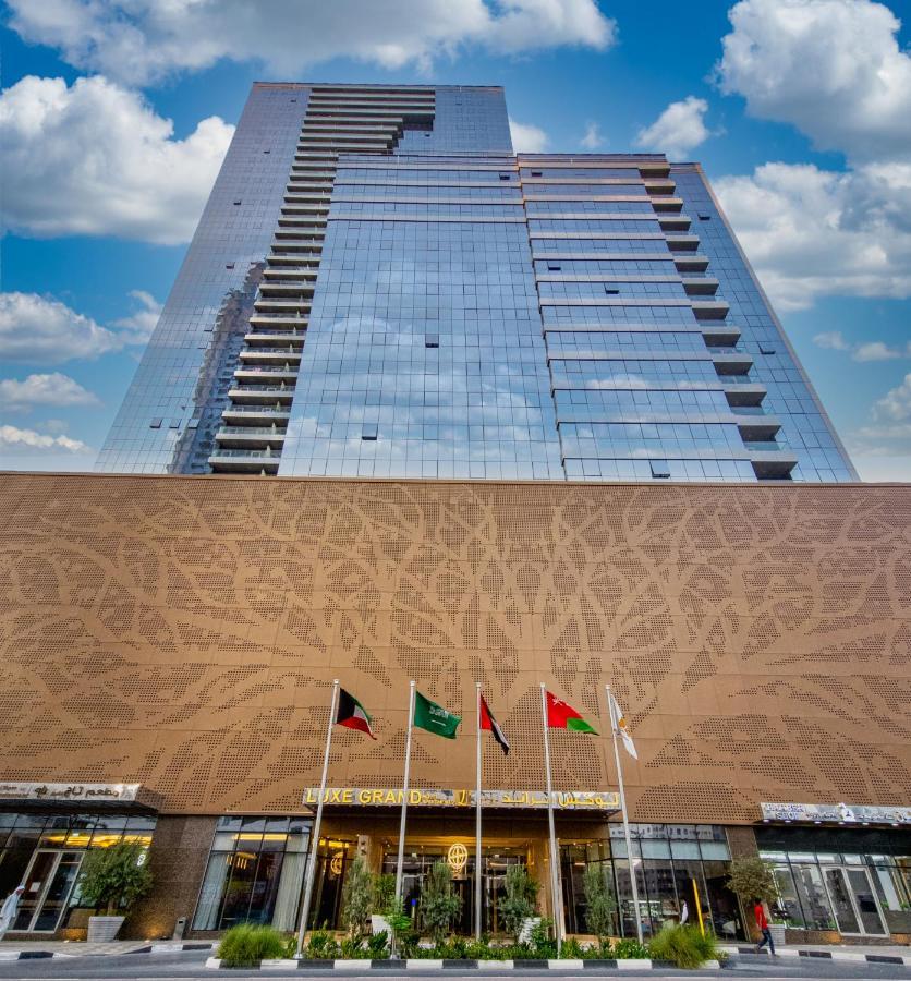 Luxe Grand Hotel Apartments Sharjah Esterno foto The Grand Hotel